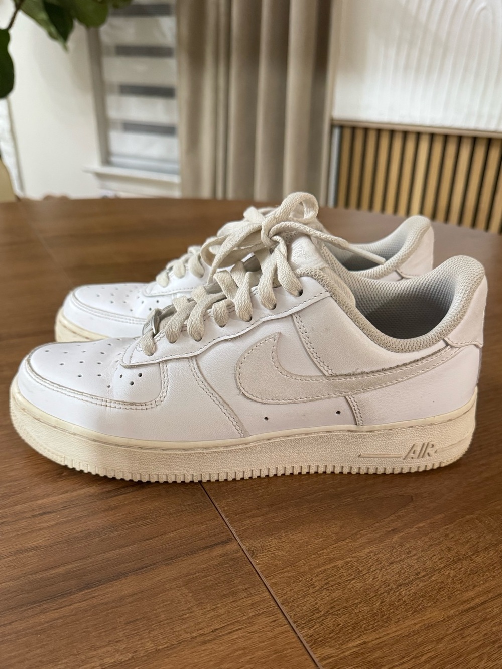 Nike Air Force 1 Low White Sneakers shoes size 8
